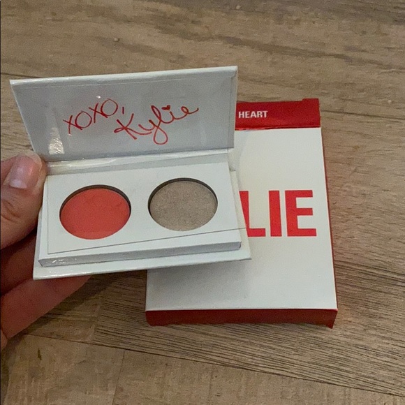 NWT Kylie Sweeheart Eyeshadow VDay Limited Edition - Picture 3 of 4